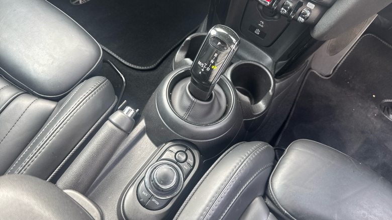 MINI Hatchback 1.5 Cooper Exclusive 5dr Auto Petrol Hatchback